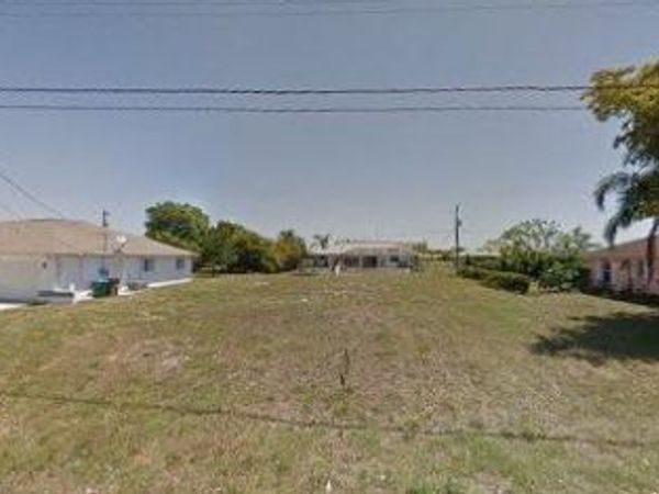 1111 SE 5th Avenue, Cape Coral, FL 33990