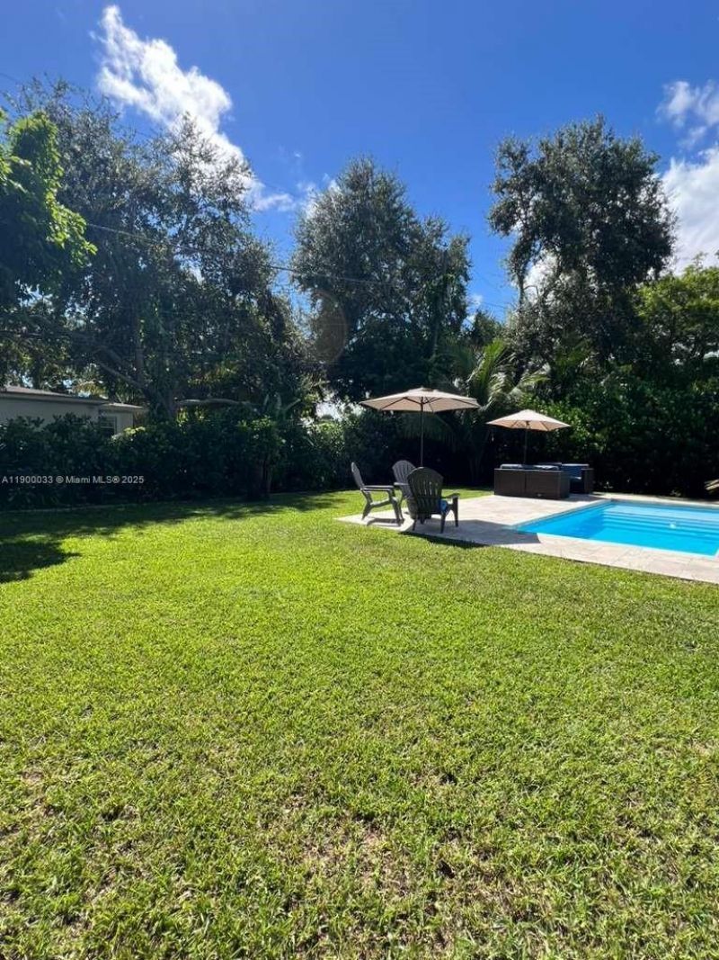 1430 NE 149th St, Miami, FL 33161 Photo