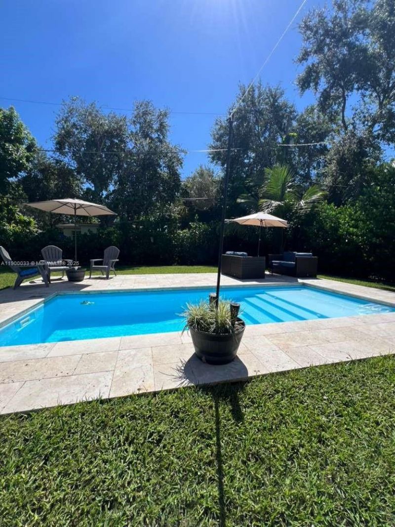 1430 NE 149th St, Miami, FL 33161 Photo