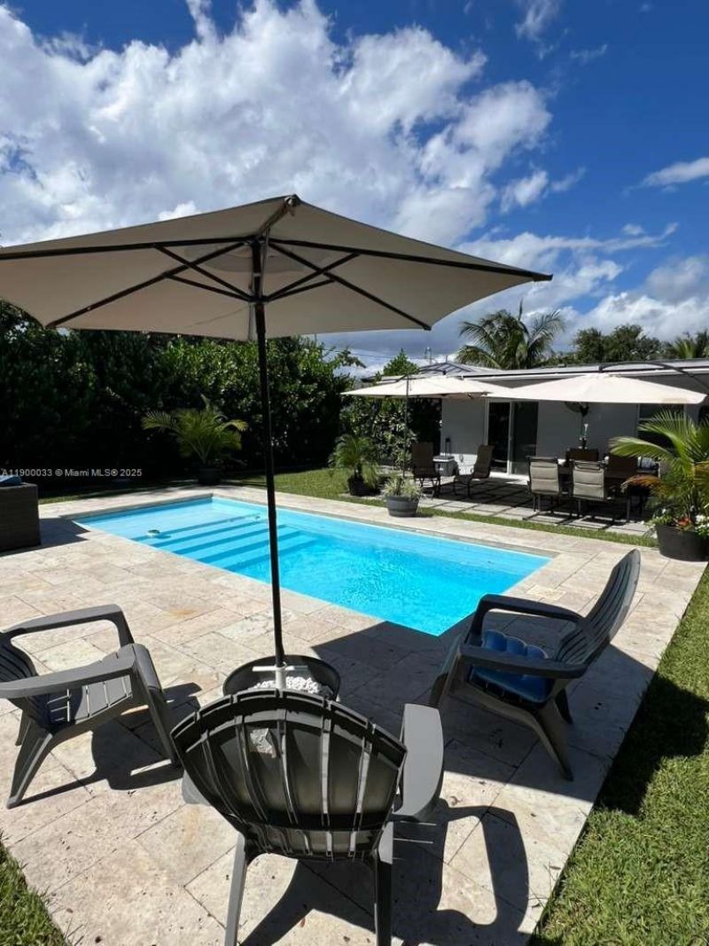 1430 NE 149th St, Miami, FL 33161 Photo