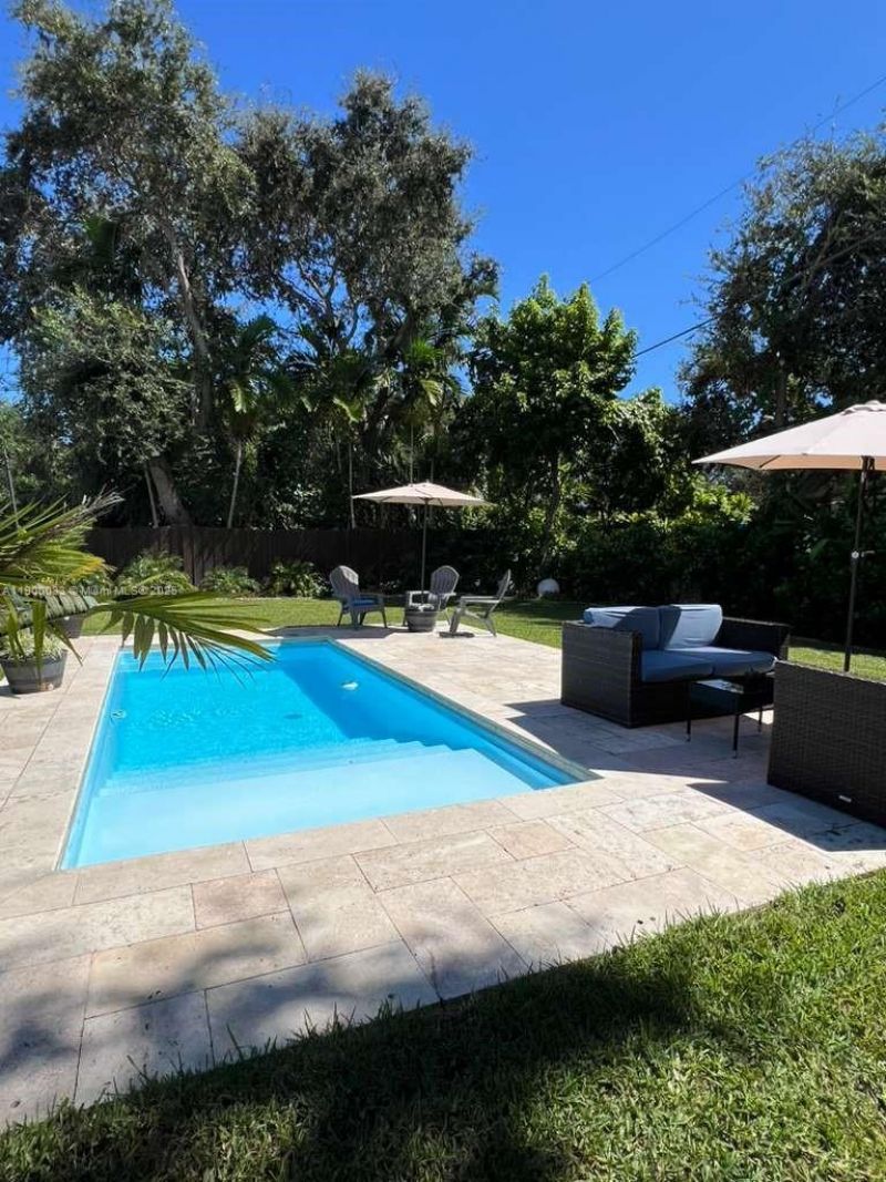 1430 NE 149th St, Miami, FL 33161 Photo