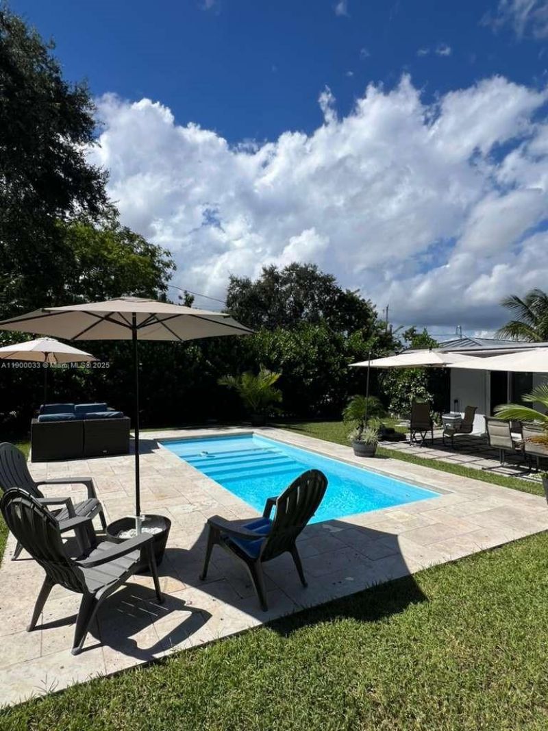 1430 NE 149th St, Miami, FL 33161 Photo