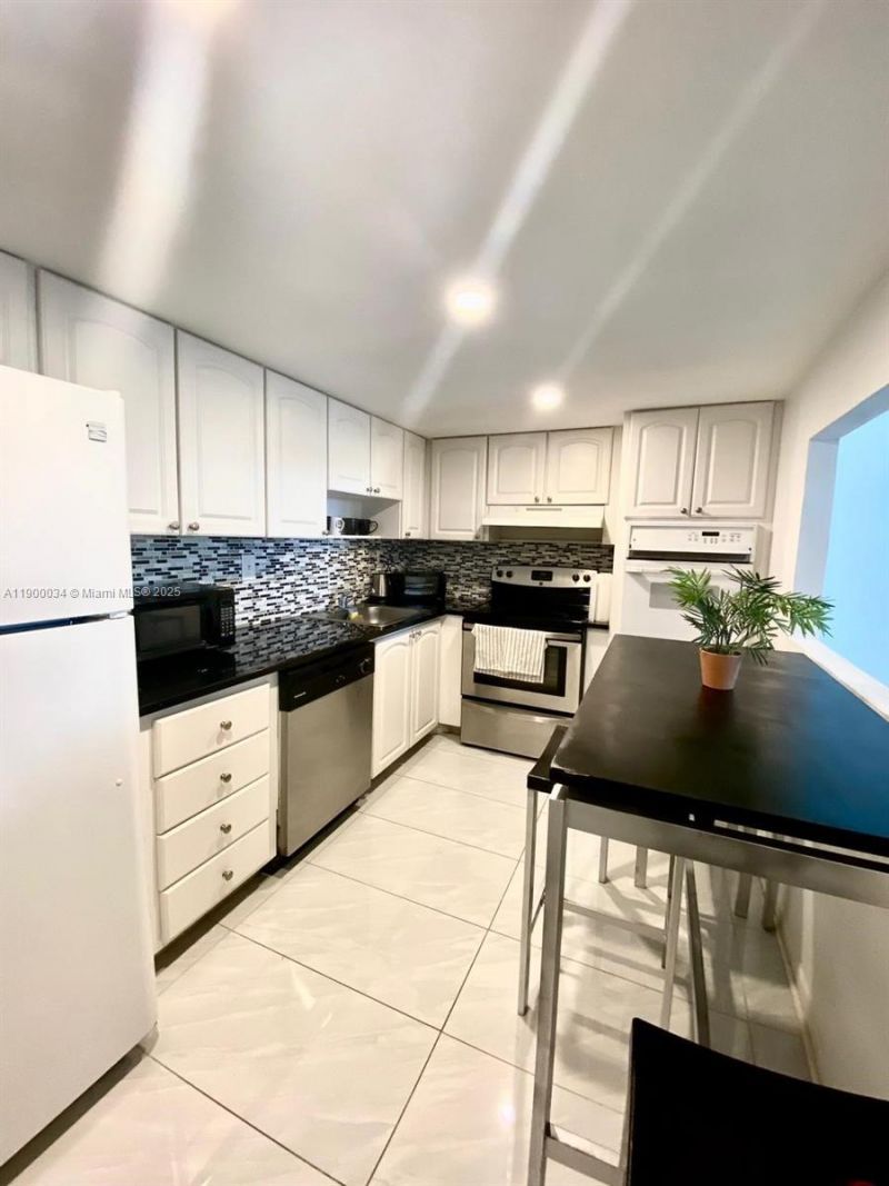 19370 Collins Ave, Unit 415, Sunny Isles Beach, FL 33160 Photo