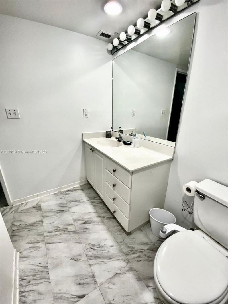19370 Collins Ave, Unit 415, Sunny Isles Beach, FL 33160 Photo