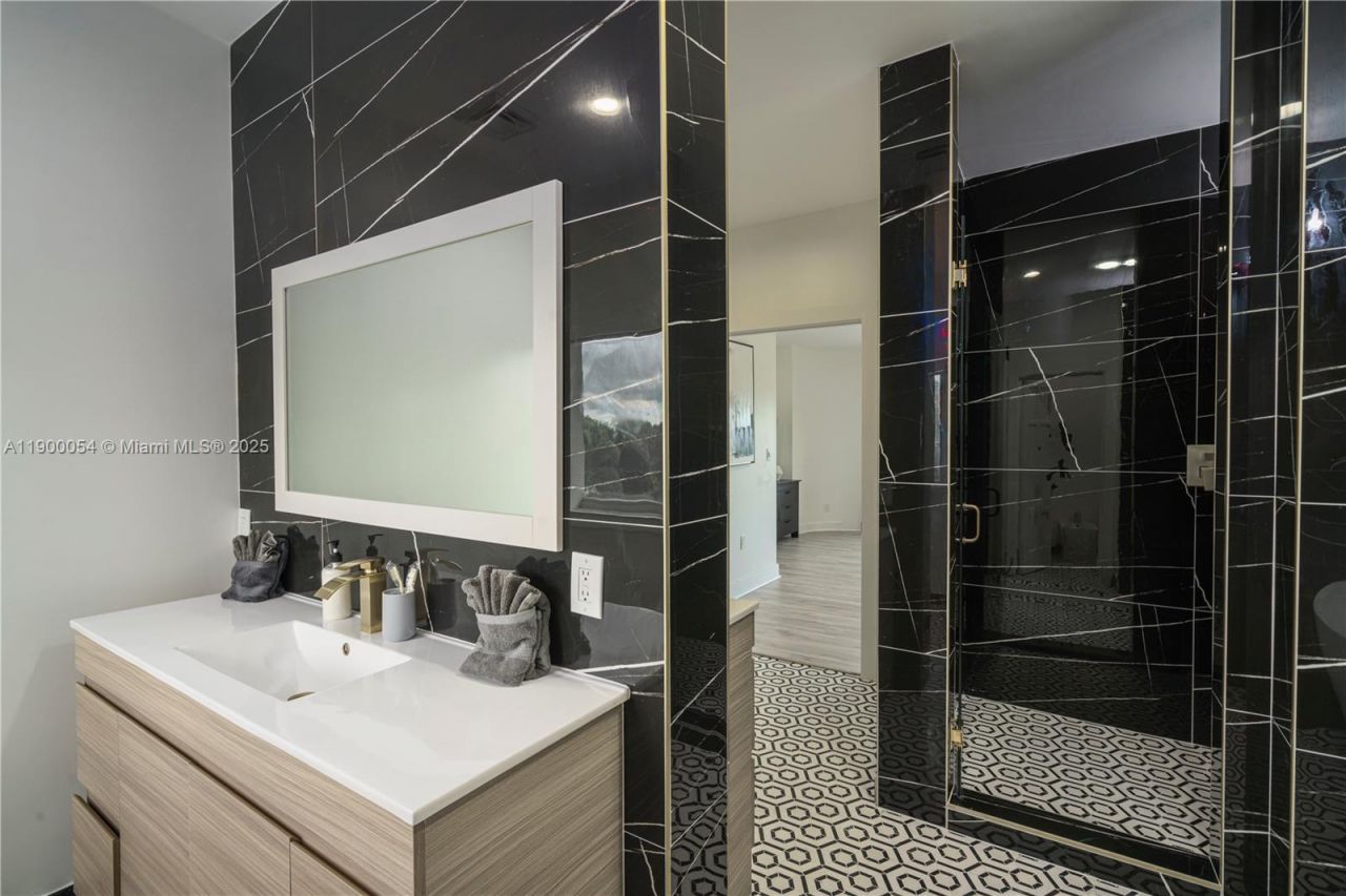 2827 S Indian River Dr, Fort Pierce, FL 34982 Photo