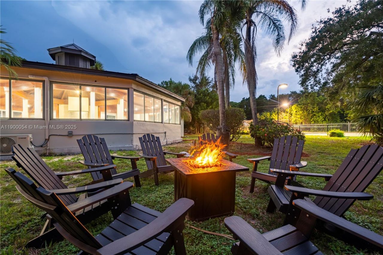 2827 S Indian River Dr, Fort Pierce, FL 34982 Photo