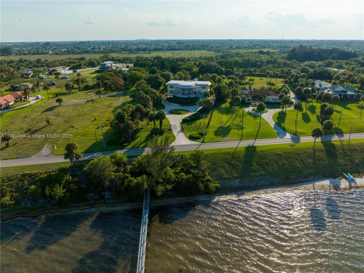 2827 S Indian River Dr, Fort Pierce, FL 34982 Photo