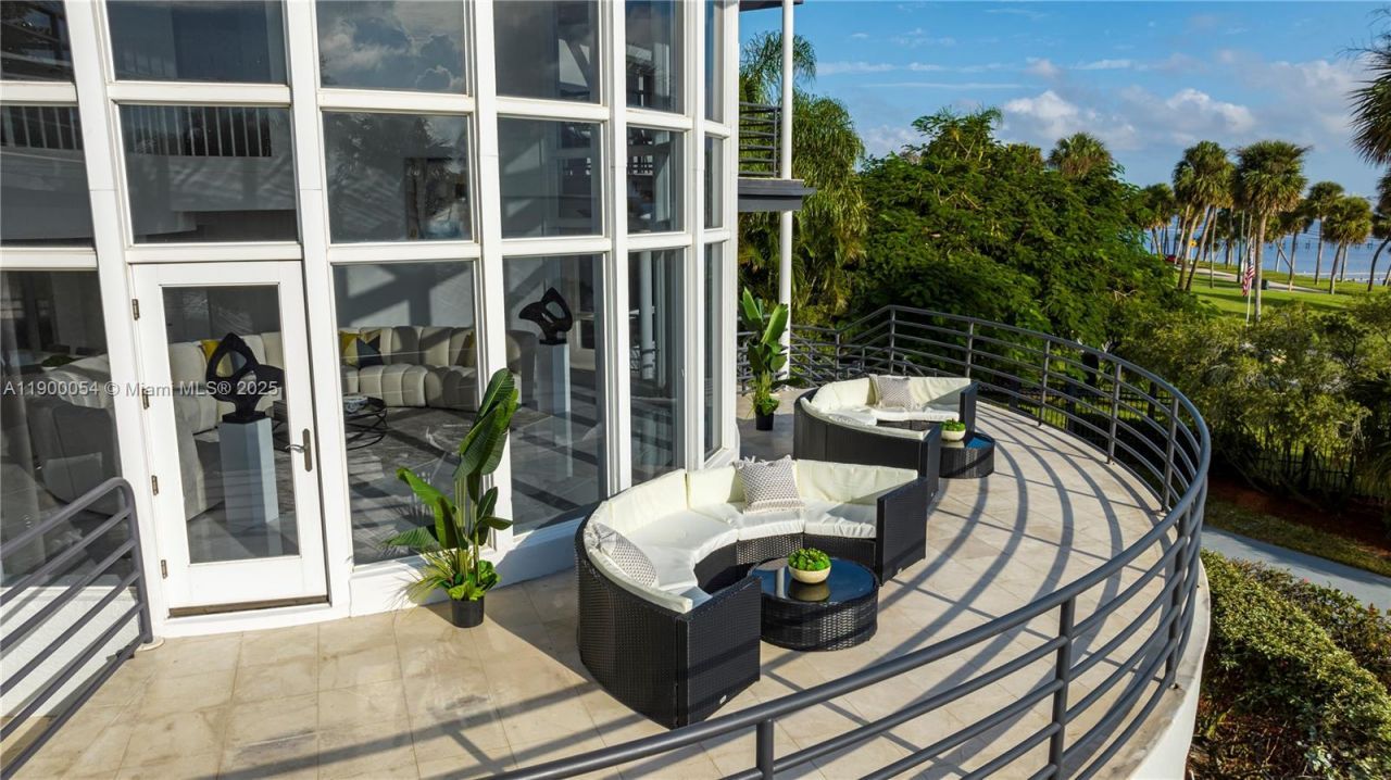 2827 S Indian River Dr, Fort Pierce, FL 34982 Photo