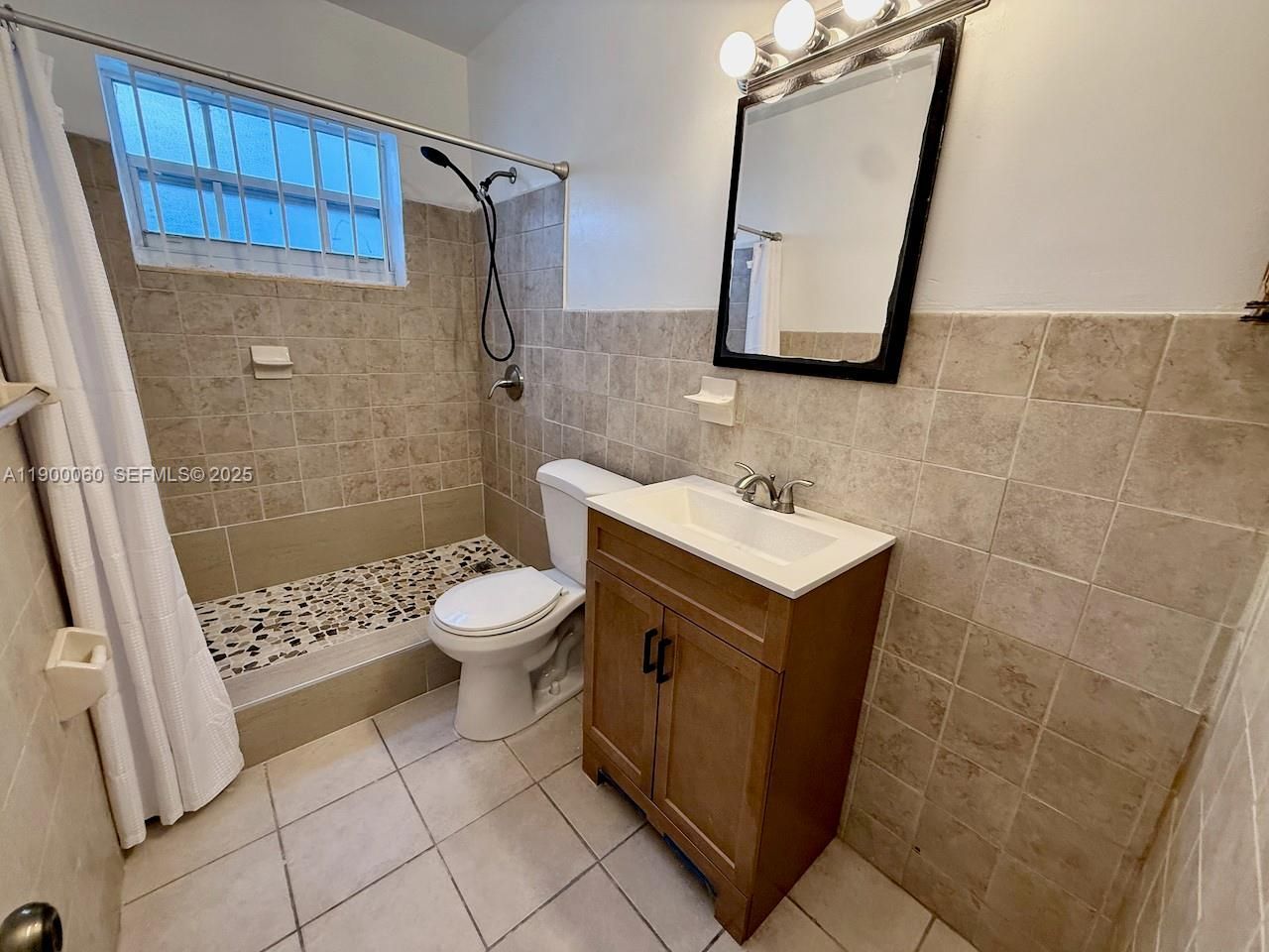 8000 Tatum Waterway Dr, Unit 1, Miami Beach, FL 33141 Photo