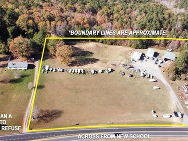 1740 IRVINGTON ROAD, WEEMS, VA 22576