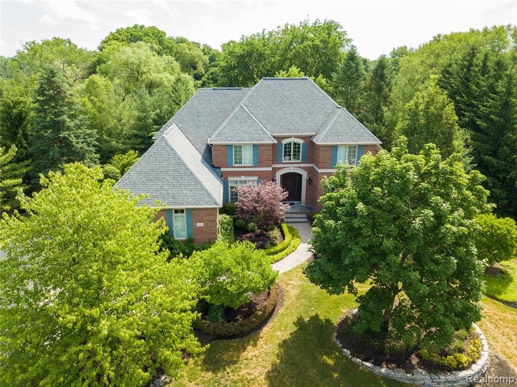 2551 Ginger Court, Bloomfield Hills, MI 48304 Main Photo