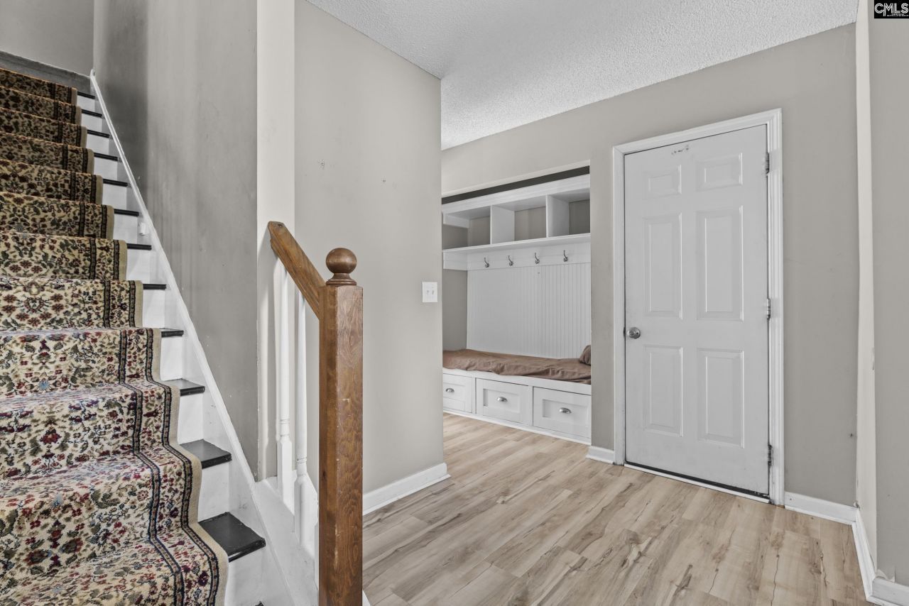 472 Ridgehill Photo 6