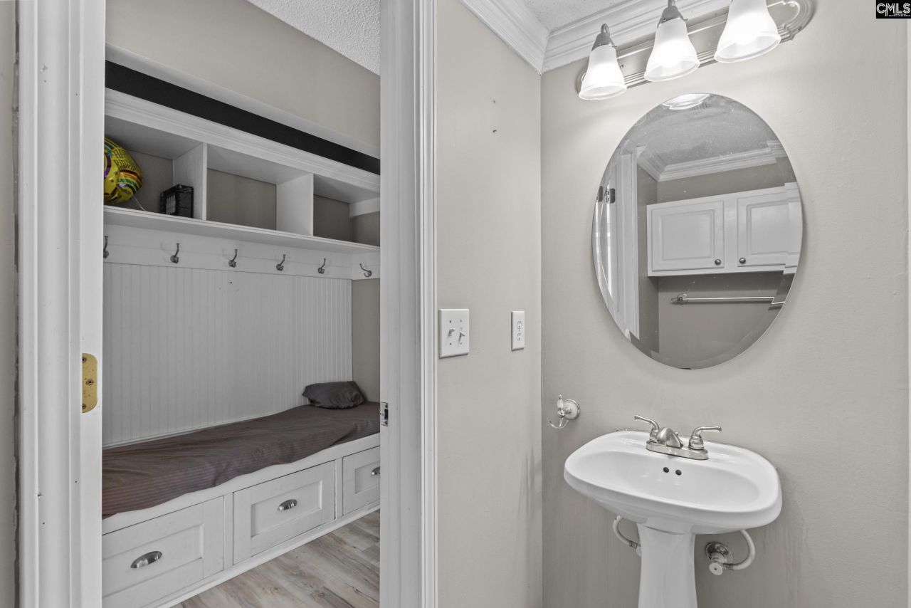 472 Ridgehill Photo 7