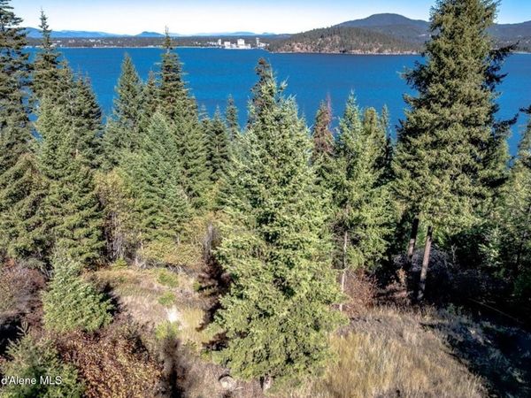 3676 S North Cape Rd, Coeur d'Alene, ID 83814
