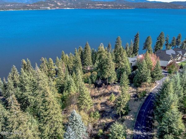 3676 S North Cape Rd, Coeur d'Alene, ID 83814