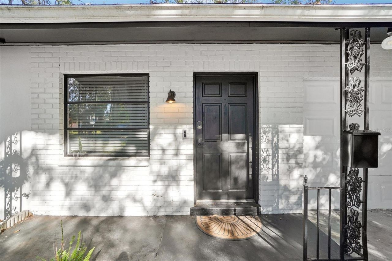 162 SE Lincoln Circle N, Saint Petersburg, FL 33703 Photo