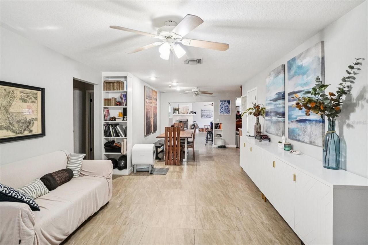 162 SE Lincoln Circle N, Saint Petersburg, FL 33703 Photo