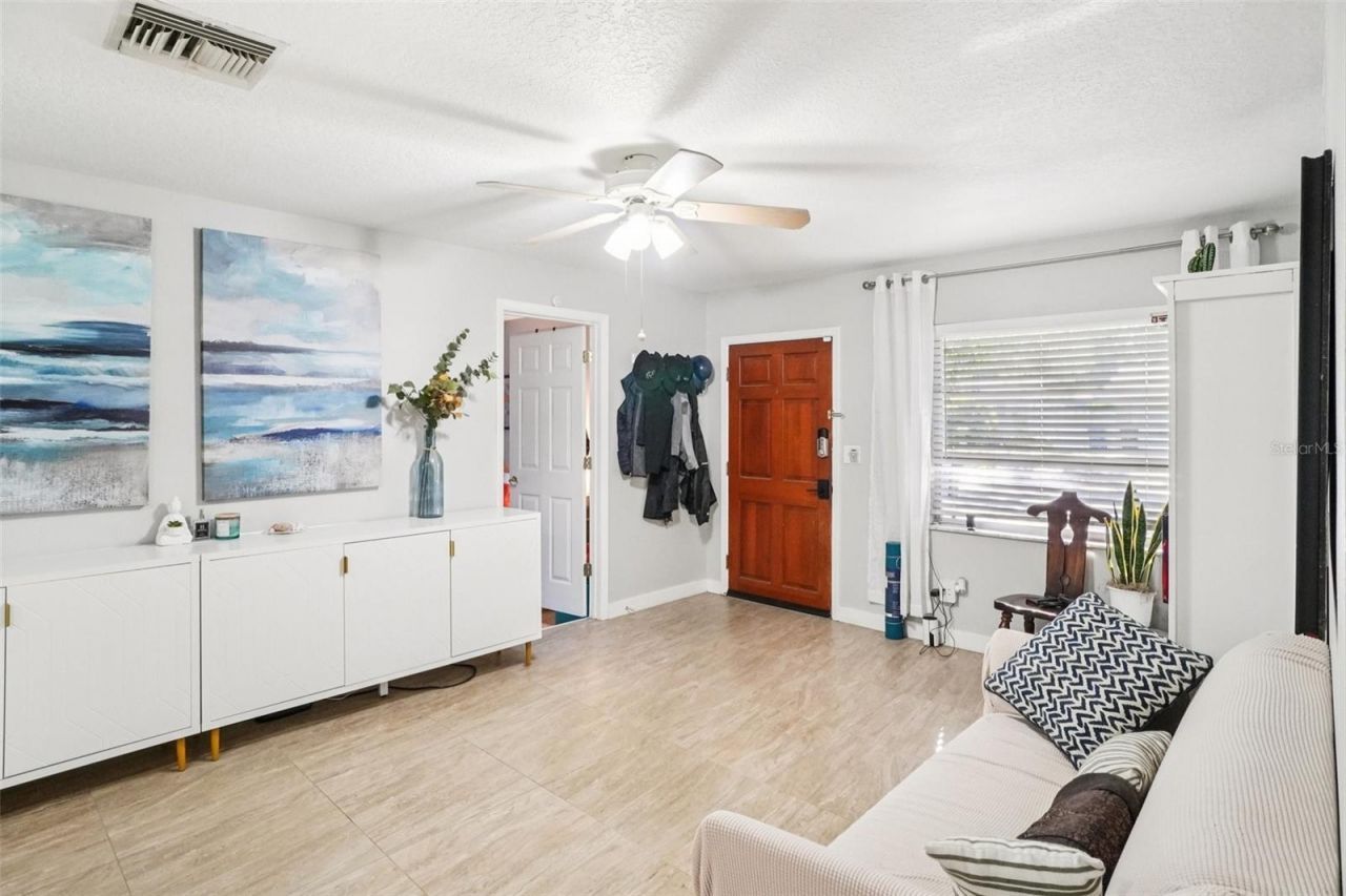 162 SE Lincoln Circle N, Saint Petersburg, FL 33703 Photo