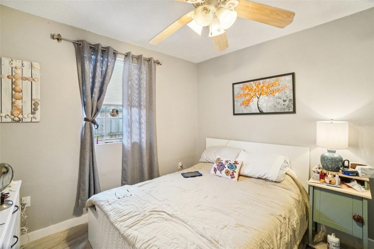 162 SE Lincoln Circle N, Saint Petersburg, FL 33703 Photo