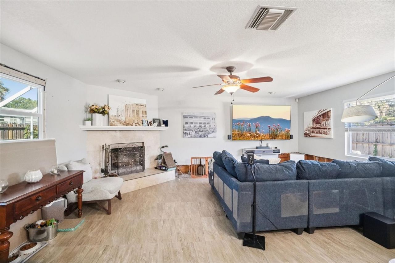 162 SE Lincoln Circle N, Saint Petersburg, FL 33703 Photo