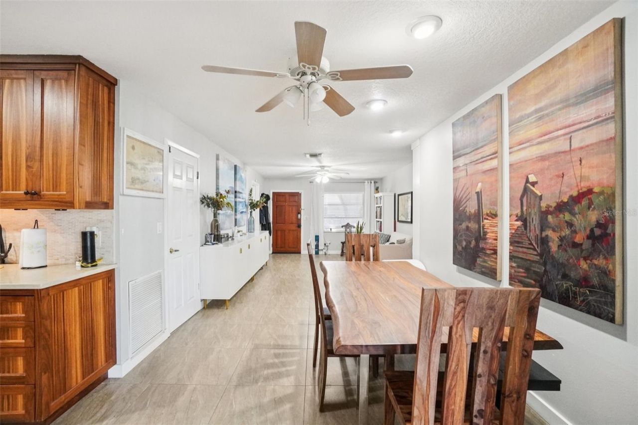 162 SE Lincoln Circle N, Saint Petersburg, FL 33703 Photo