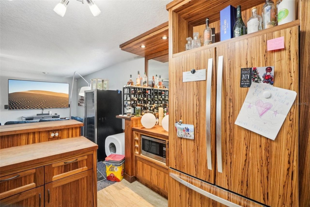 162 SE Lincoln Circle N, Saint Petersburg, FL 33703 Photo