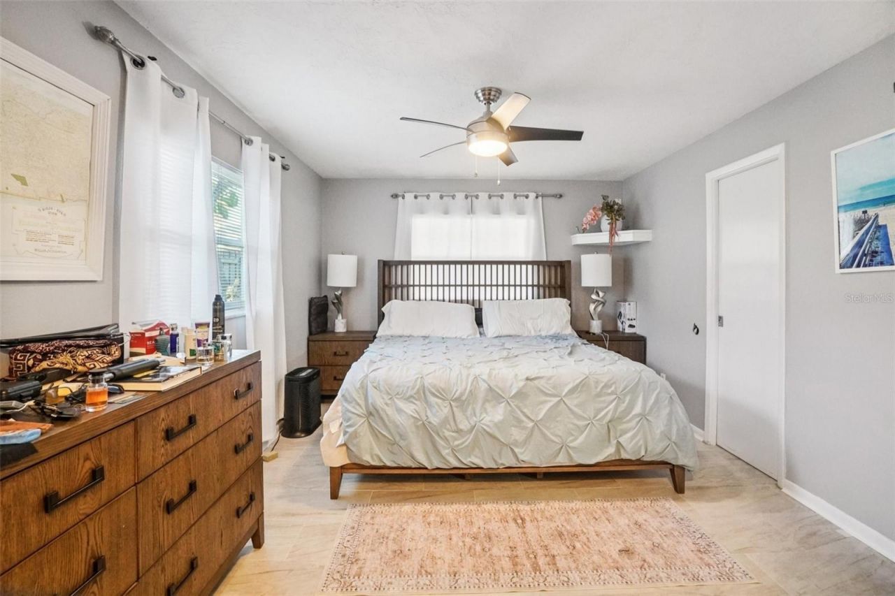 162 SE Lincoln Circle N, Saint Petersburg, FL 33703 Photo