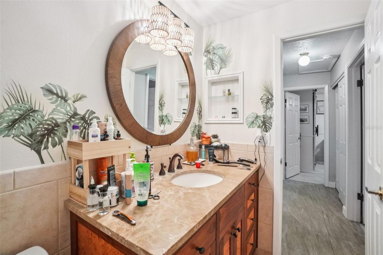 162 SE Lincoln Circle N, Saint Petersburg, FL 33703 Photo