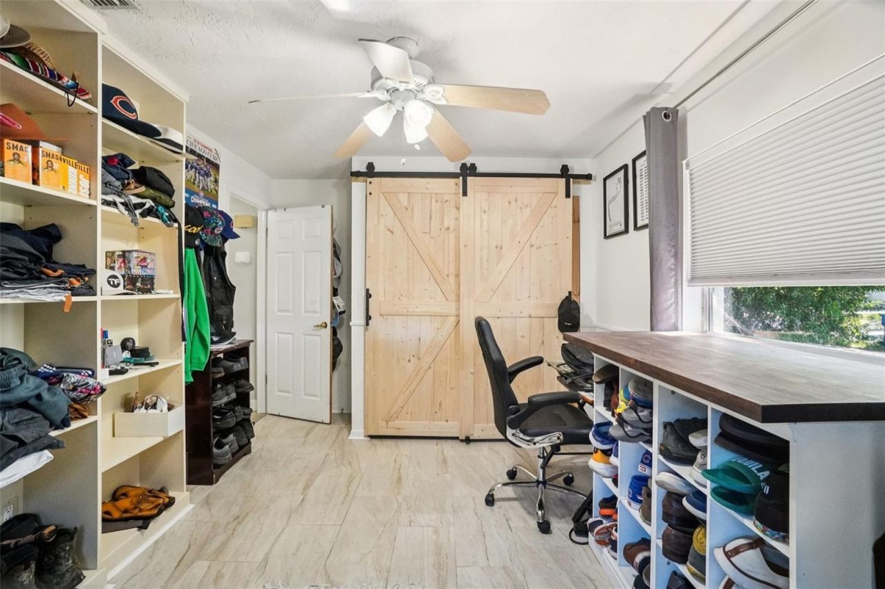 162 SE Lincoln Circle N, Saint Petersburg, FL 33703 Photo