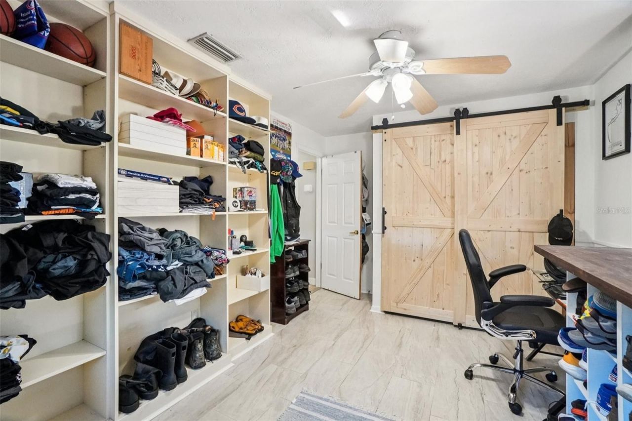 162 SE Lincoln Circle N, Saint Petersburg, FL 33703 Photo