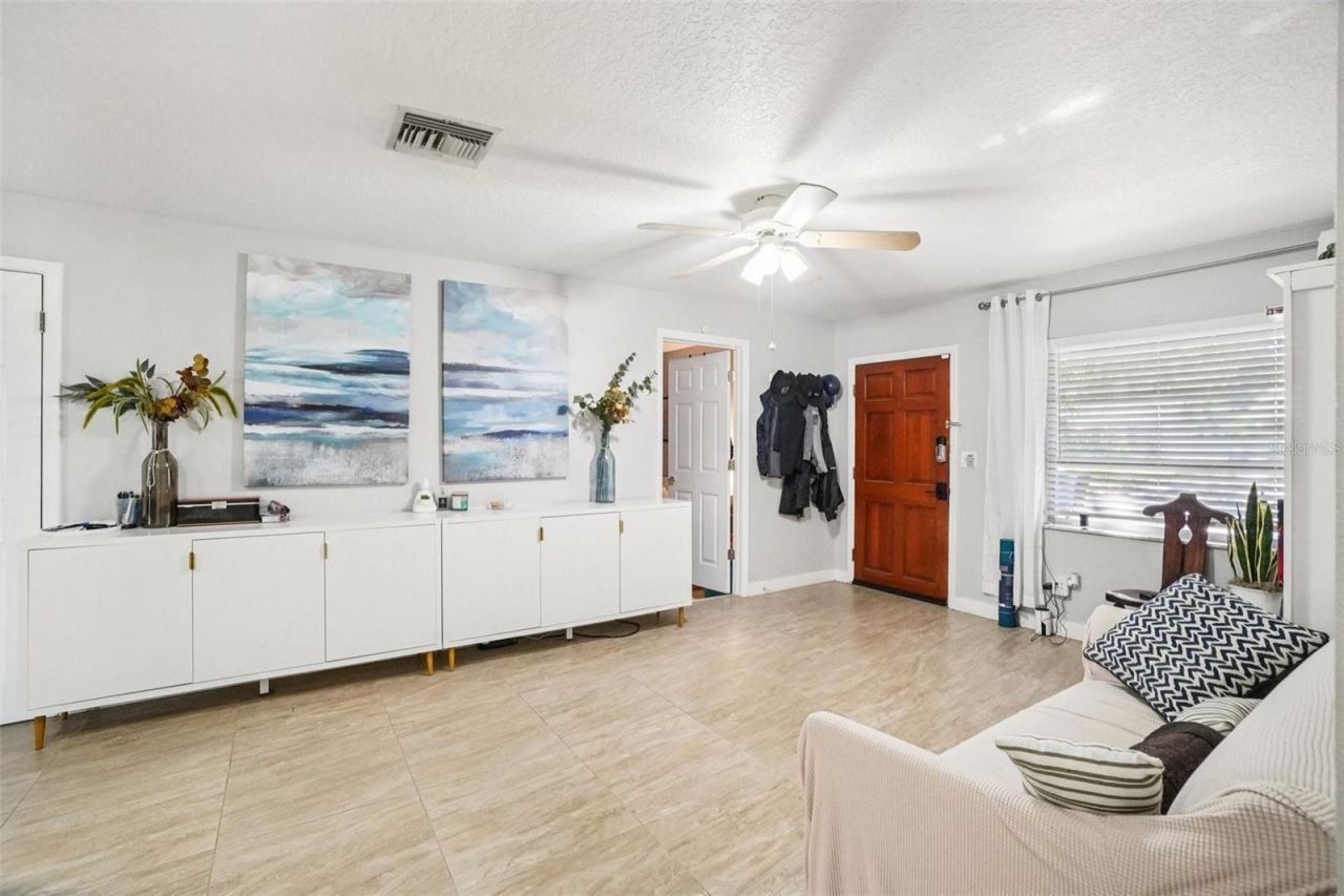 162 SE Lincoln Circle N, Saint Petersburg, FL 33703 Photo