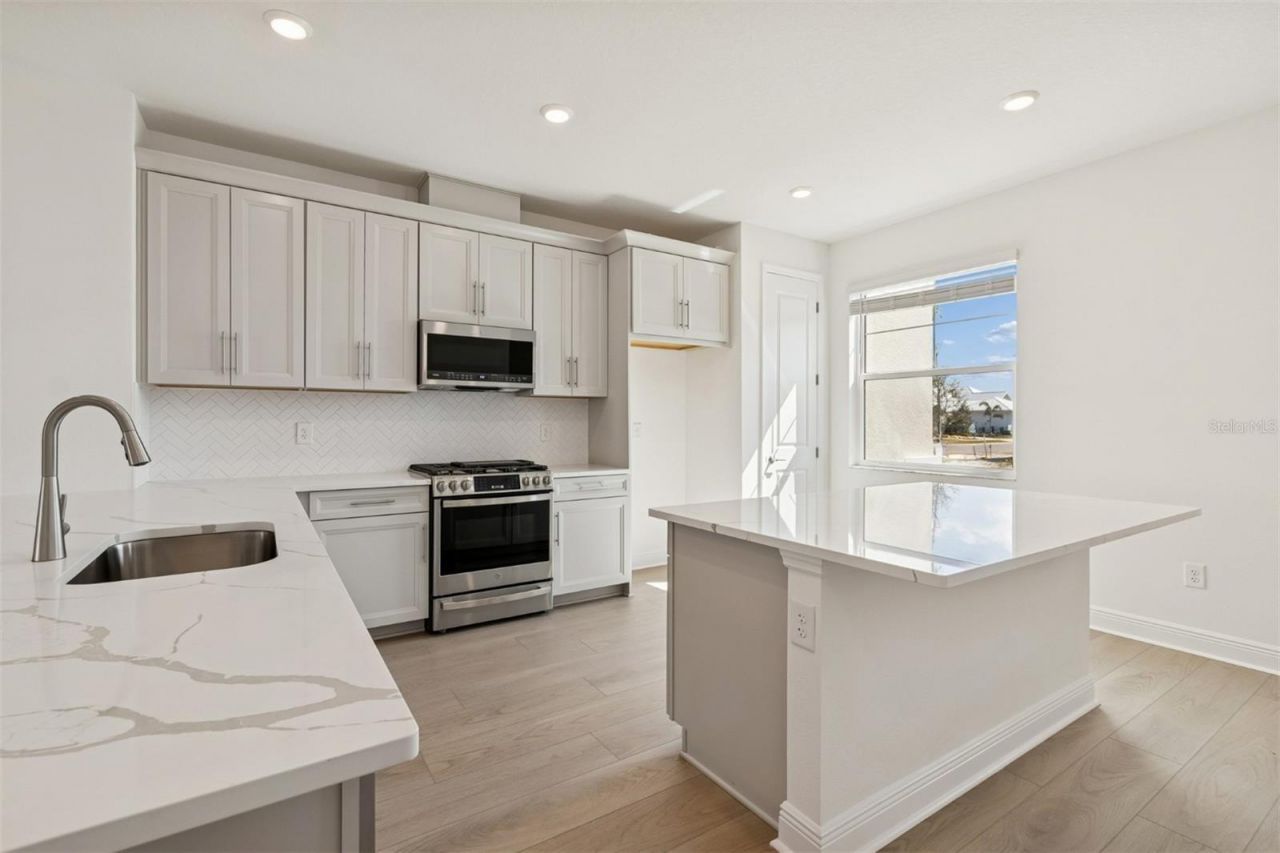 8011 Seaflower Parkway, Bradenton, FL 34210 Photo