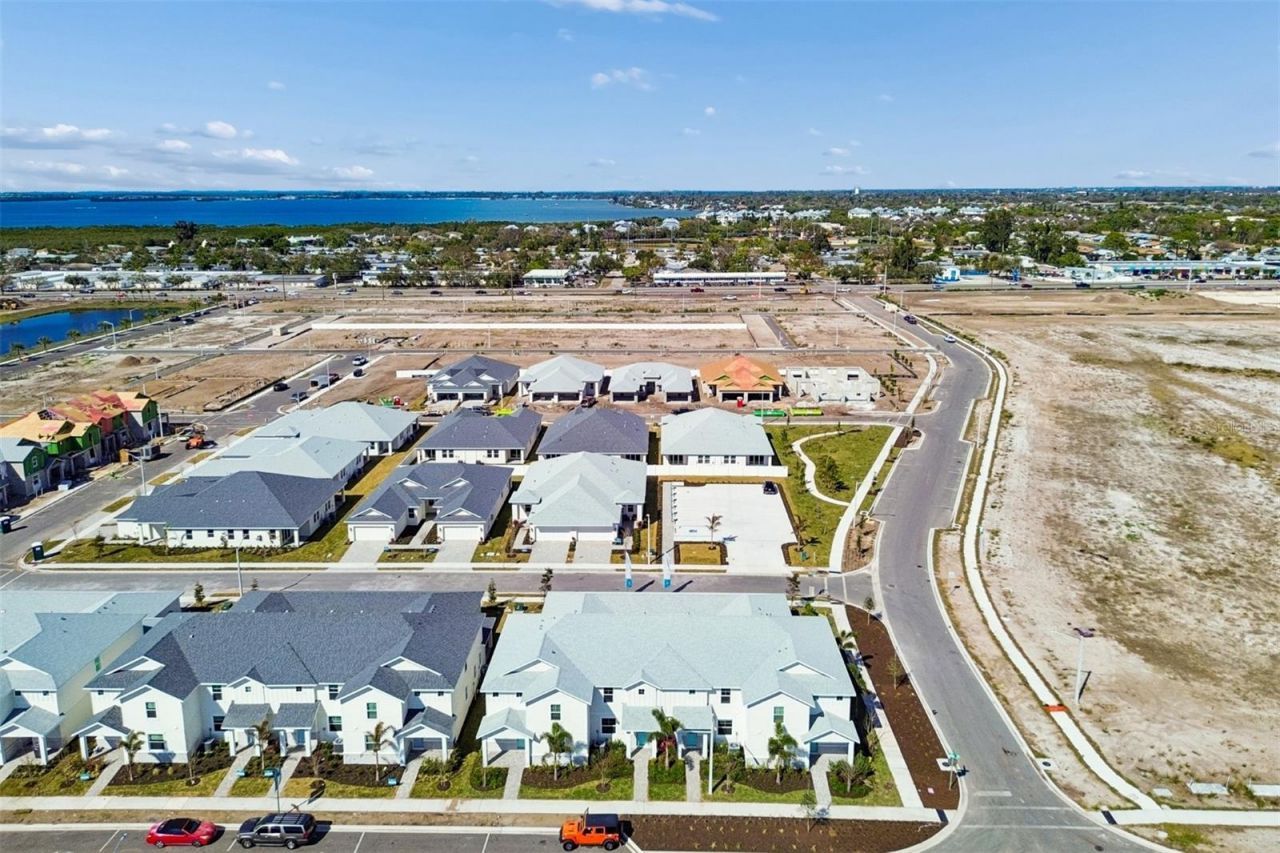 8011 Seaflower Parkway, Bradenton, FL 34210 Photo