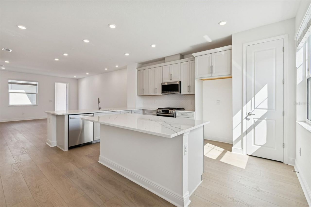 8011 Seaflower Parkway, Bradenton, FL 34210 Photo