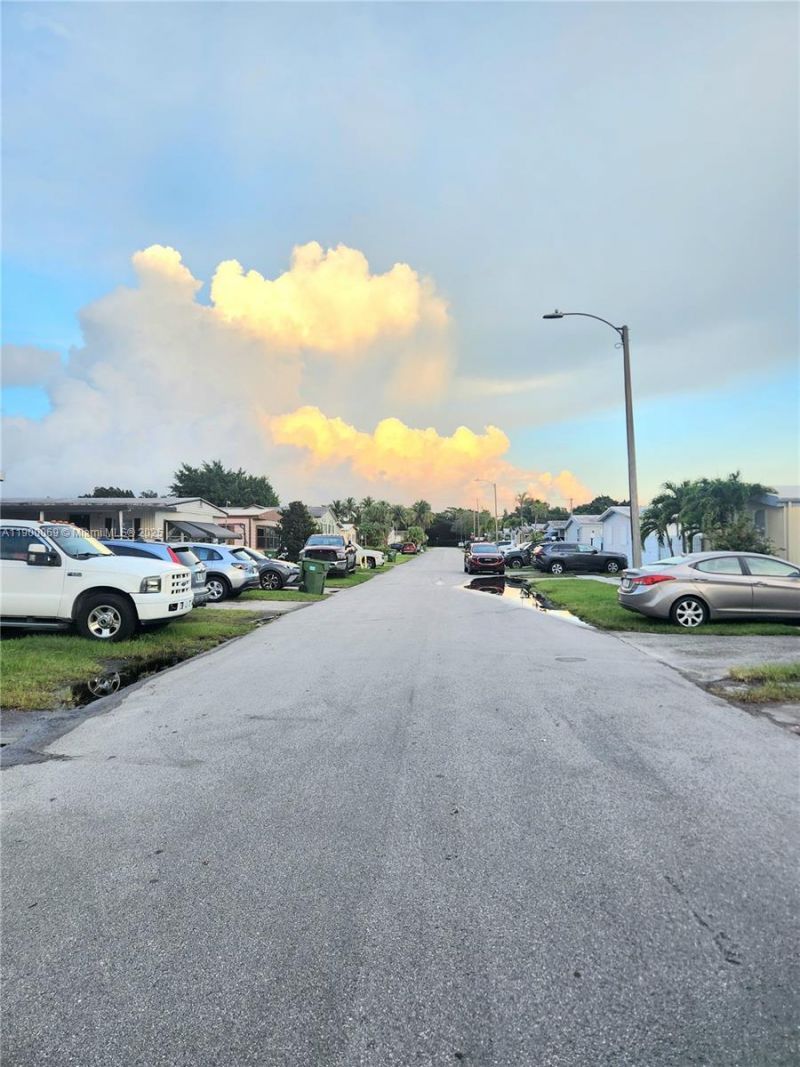 21640 NW 3rd St, Pembroke Pines, FL 33029 Photo