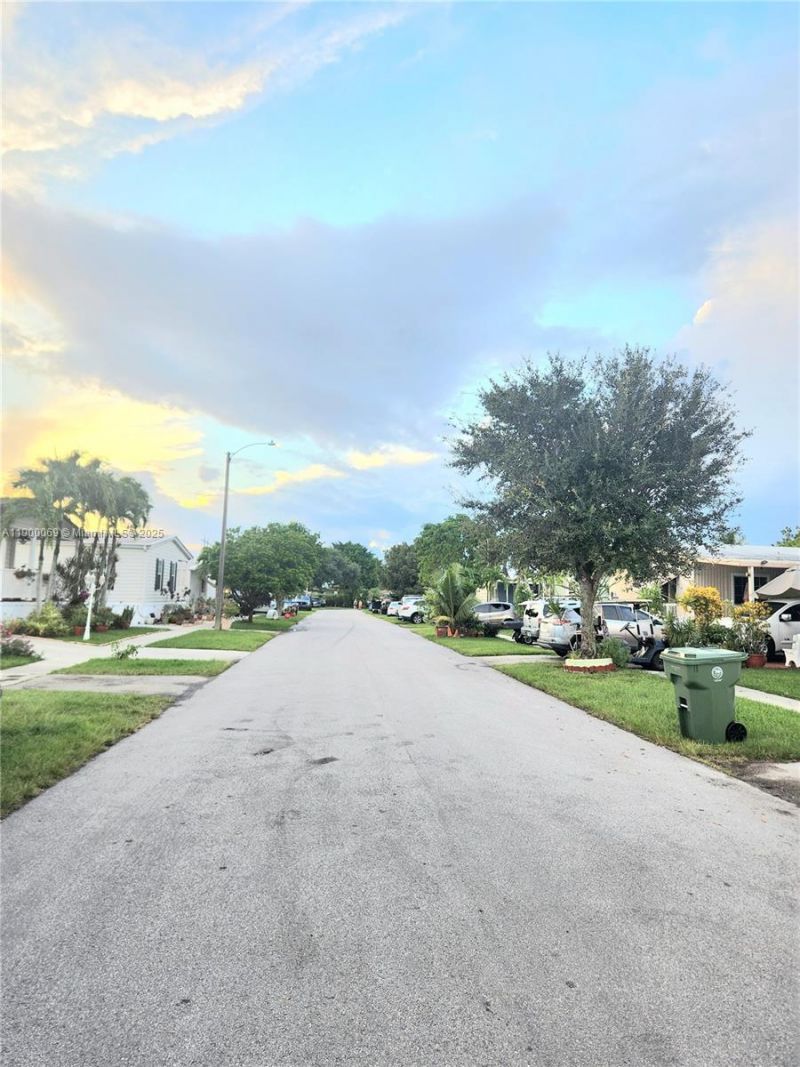 21640 NW 3rd St, Pembroke Pines, FL 33029 Photo