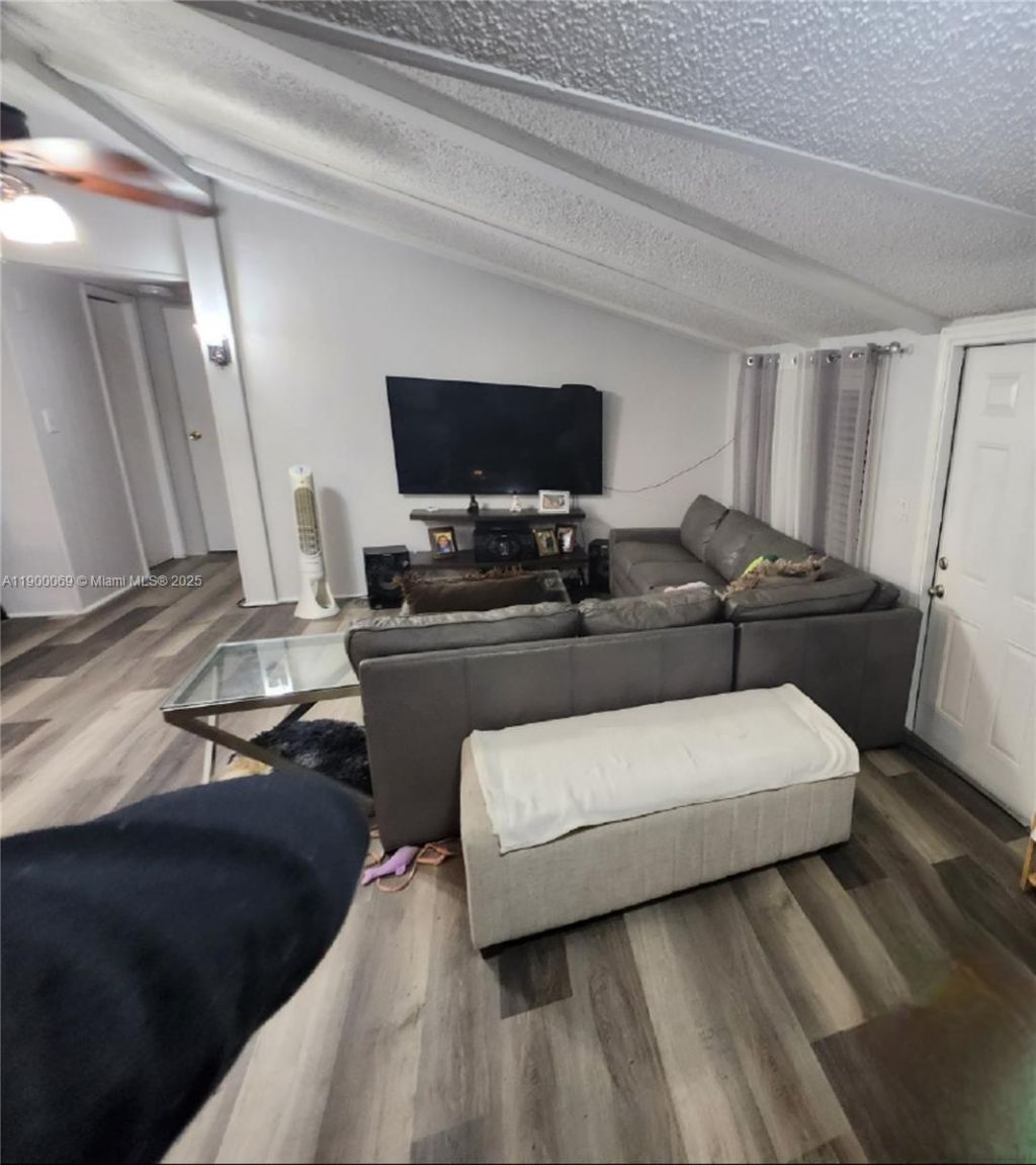 21640 NW 3rd St, Pembroke Pines, FL 33029 Photo