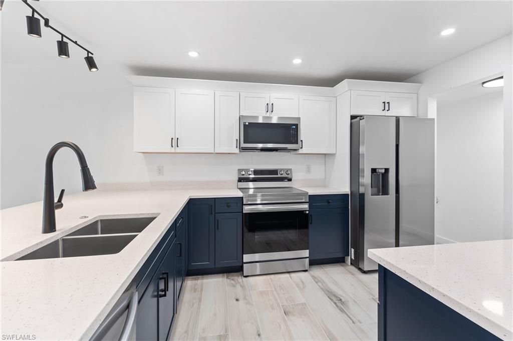 2067 W Lakeview Blvd, Unit 8, North Fort Myers, FL 33903 Photo