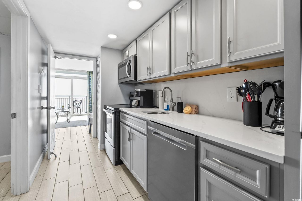 2000 N Ocean Blvd. Photo 5