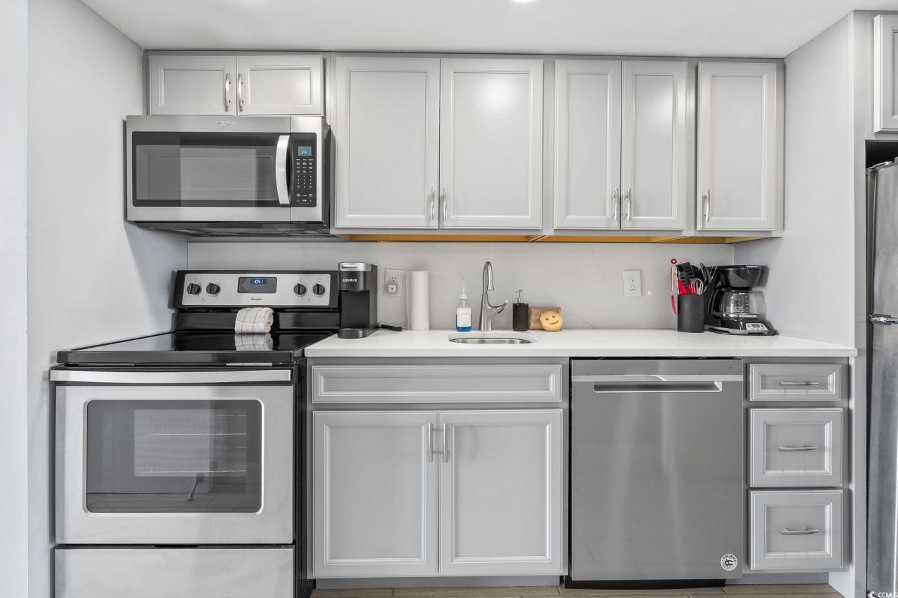 2000 N Ocean Blvd. Photo 6