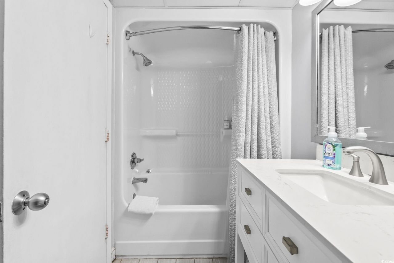 2000 N Ocean Blvd. Photo 9