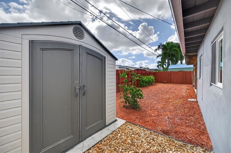 5272 NE 4th Terrace, Fort Lauderdale, FL 33334 Photo