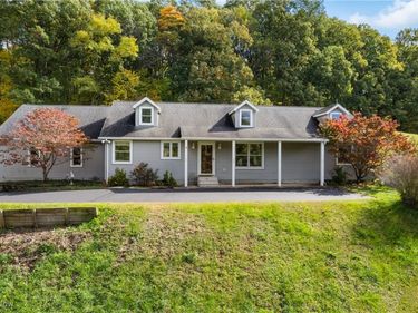 9732 Erie Avenue SW, Beach City, OH 44608