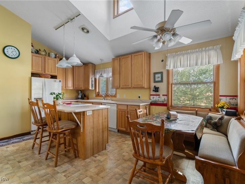 9732 Erie Avenue SW, Beach City, OH 44608 Photo 10