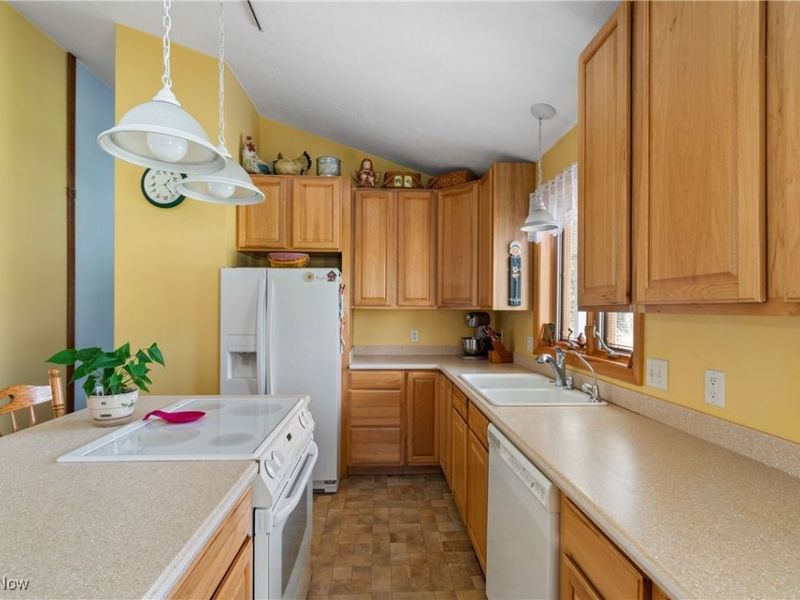 9732 Erie Avenue SW, Beach City, OH 44608 Photo 25