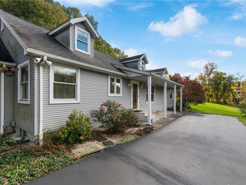 9732 Erie Avenue SW, Beach City, OH 44608 Photo 3