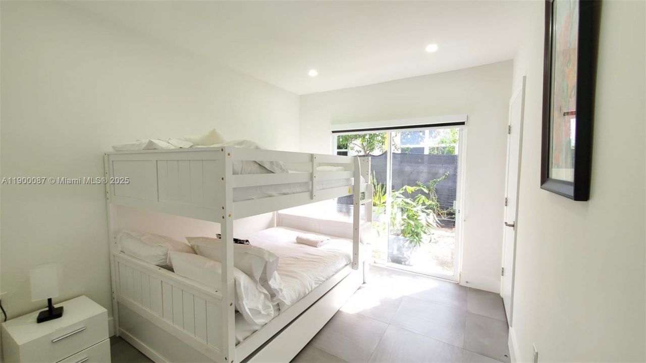 510 NE 66th St, Unit 1, Miami, FL 33138 Photo