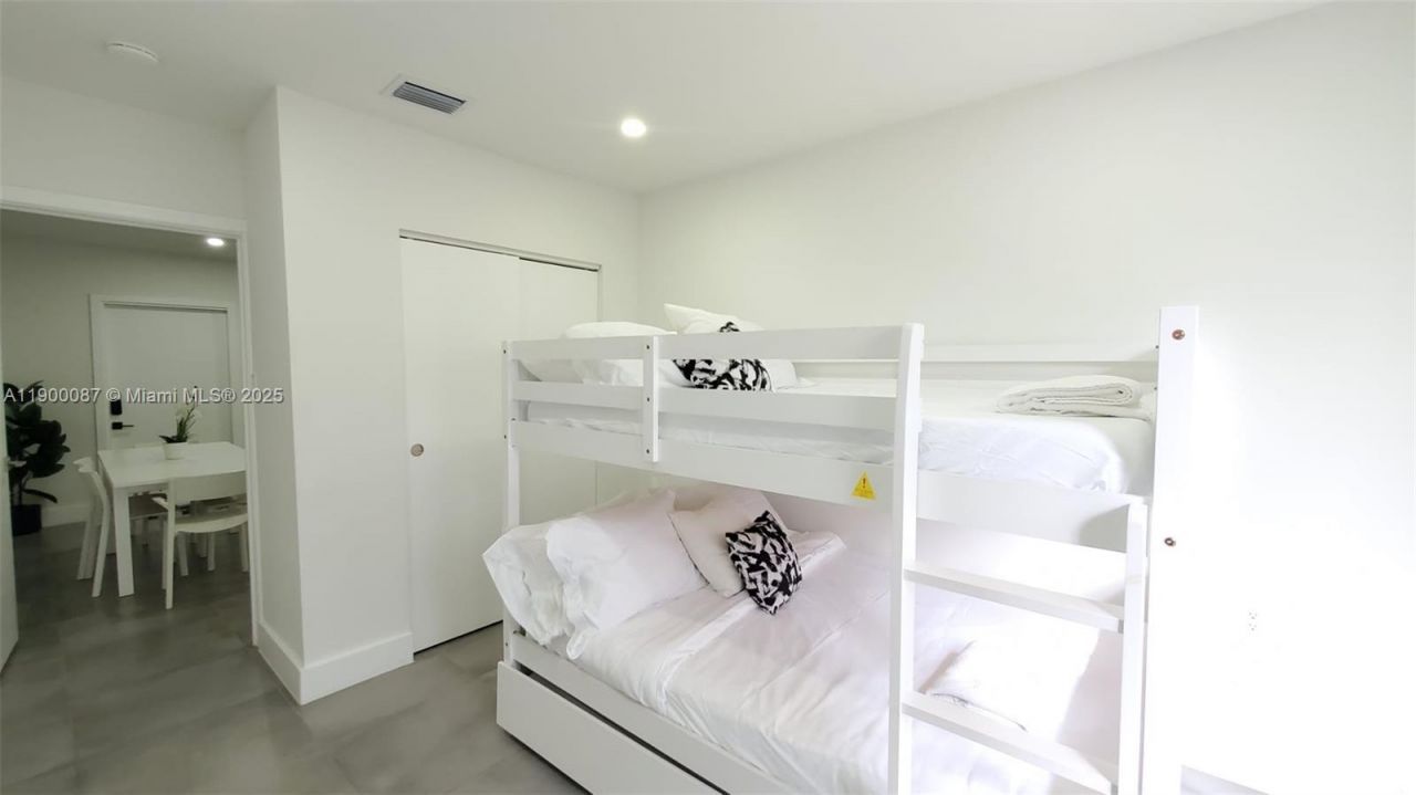 510 NE 66th St, Unit 1, Miami, FL 33138 Photo