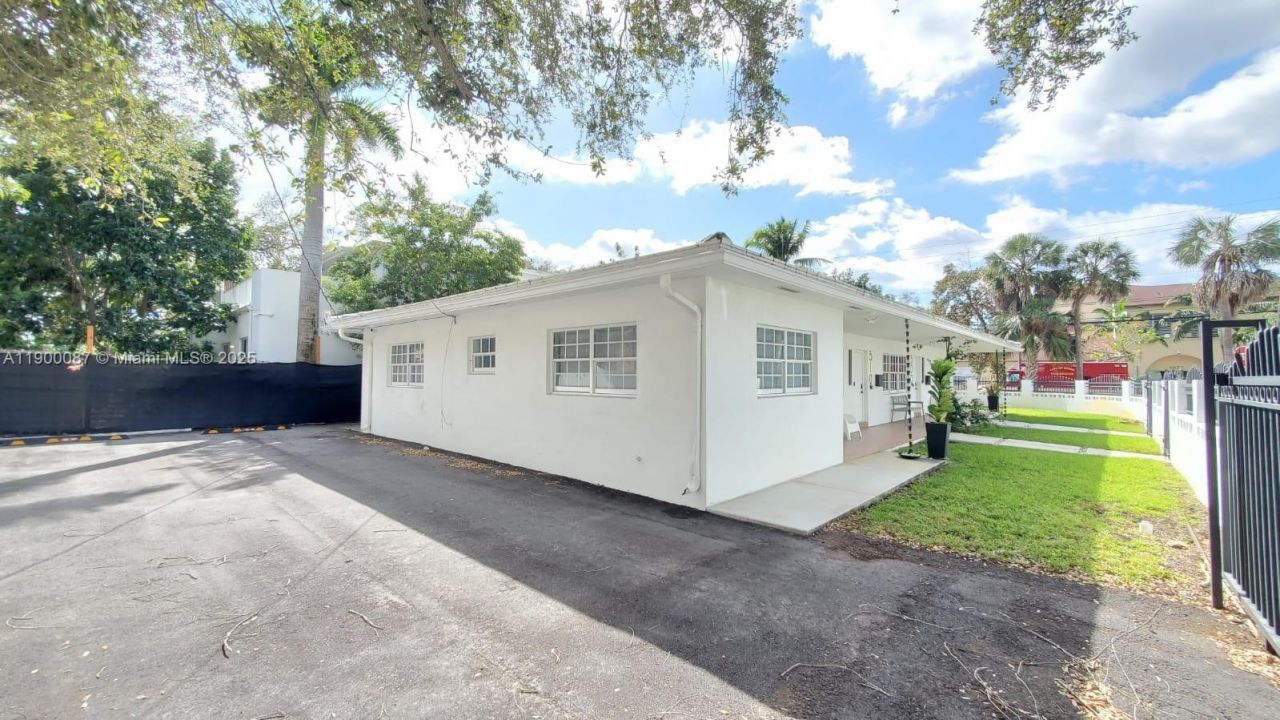 510 NE 66th St, Unit 1, Miami, FL 33138 Photo