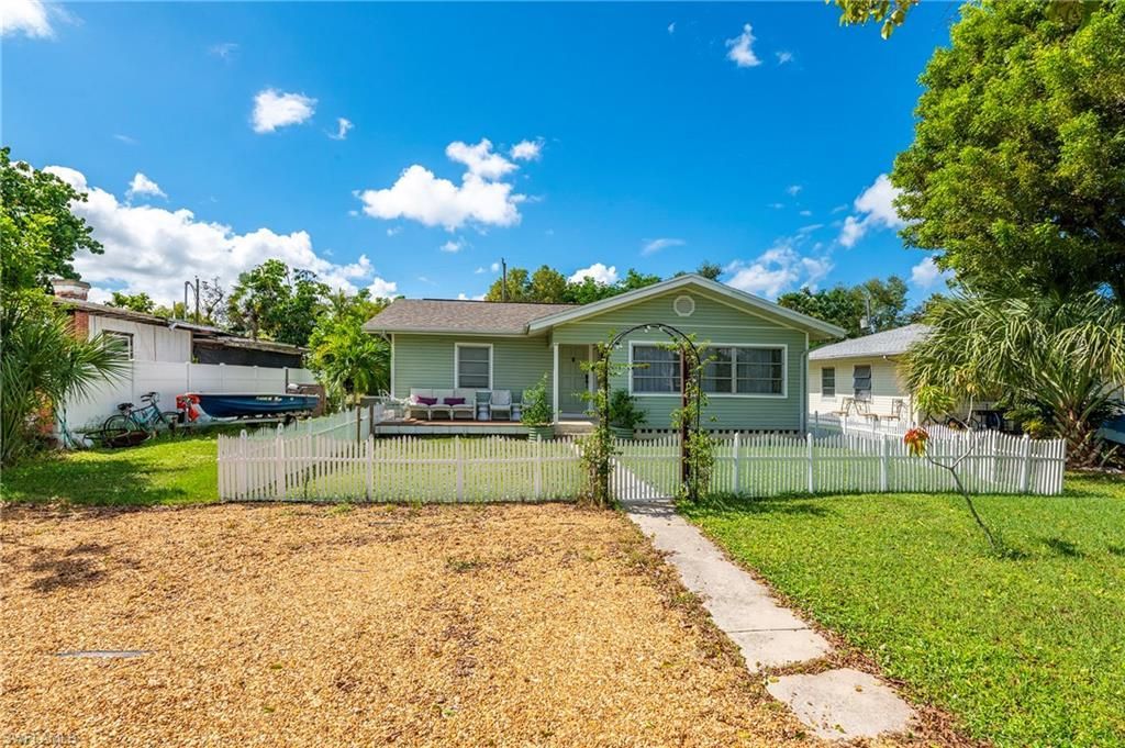 2432 Washington Ave, Naples, FL 34112 Photo
